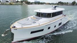 Sirena 58 Coupe na Miami Boat Show